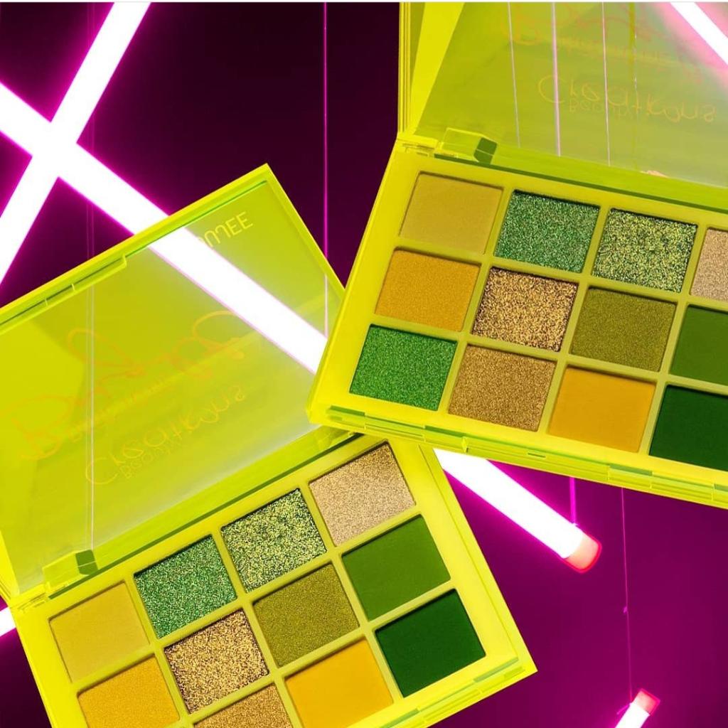 Green colored eyeshadow palette